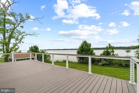 Exterior - 8603 Bay Rd, Pasadena, MD 21122 photo 6 of 17