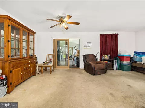 Living - 7849 Greengate Way, Pasadena, MD 21122 photo 3 of 4