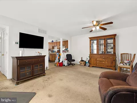 Living - 7849 Greengate Way, Pasadena, MD 21122 photo 2 of 4
