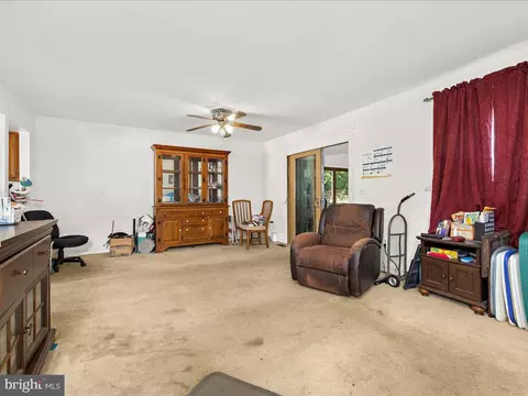 Living - 7849 Greengate Way, Pasadena, MD 21122 photo 4 of 4