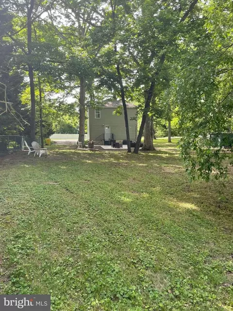 Exterior - 8489 Bussenius Rd, Pasadena, MD 21122 photo 4 of 5