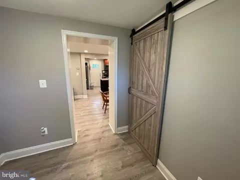 Entry Way - 8489 Bussenius Rd, Pasadena, MD 21122 photo 2 of 4
