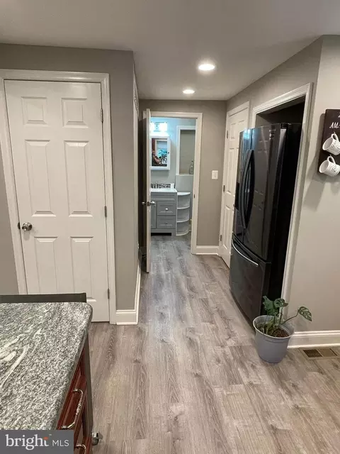Entry Way - 8489 Bussenius Rd, Pasadena, MD 21122 photo 4 of 4