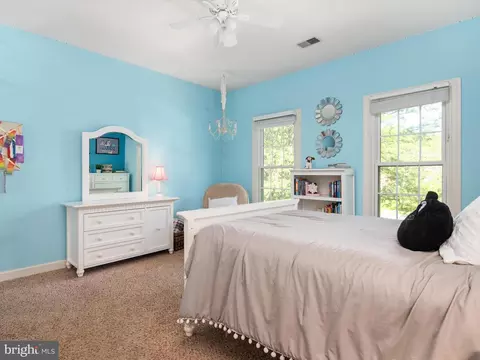 Bedroom - 6 Watkins Row, Edgewater, MD 21037 photo 8 of 9