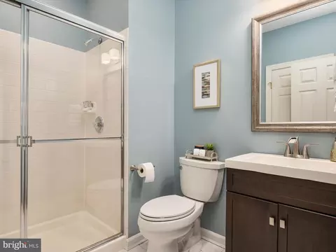 Bath - 6 Watkins Row, Edgewater, MD 21037 photo 1 of 8