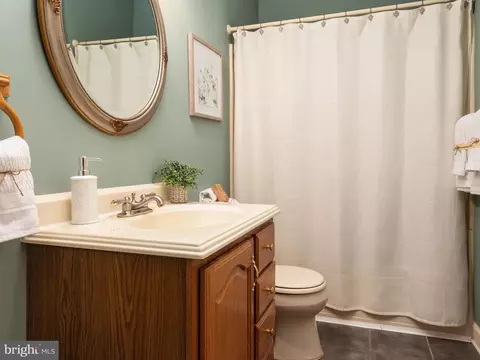 Bath - 6 Watkins Row, Edgewater, MD 21037 photo 8 of 8