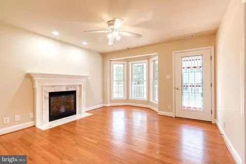 Living - 1416 Thies Dr, Pasadena, MD 21122 photo 2 of 3