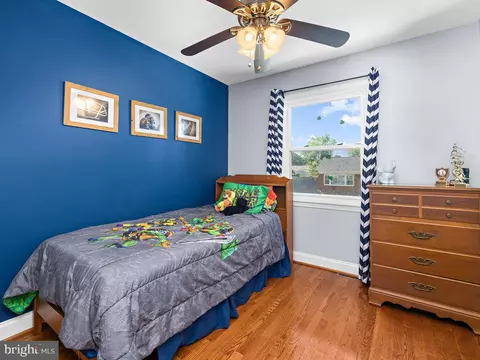 Bedroom - 756 218th St, Pasadena, MD 21122 photo 4 of 6