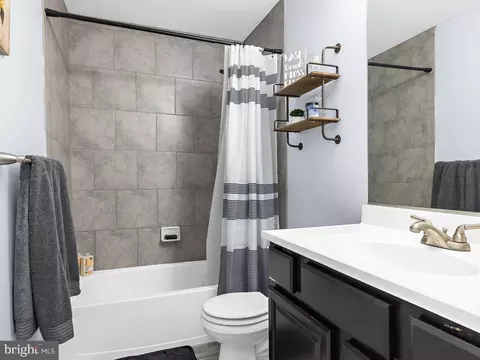 Bath - 756 218th St, Pasadena, MD 21122 photo 1 of 2