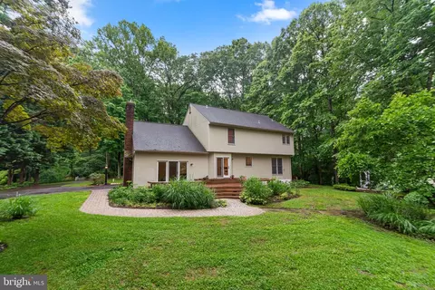 1813 Crosspointe Dr, Annapolis, MD 21401 photo 3