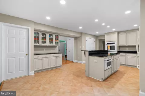 1813 Crosspointe Dr, Annapolis, MD 21401 photo 11