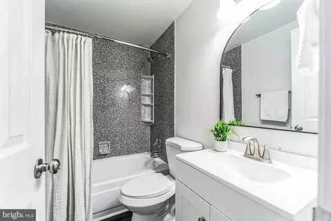 158 Seagull Dr, Pasadena, MD 21122 photo 20