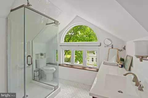 Bath - 400 Taylor Ave, Annapolis, MD 21401 photo 4 of 5
