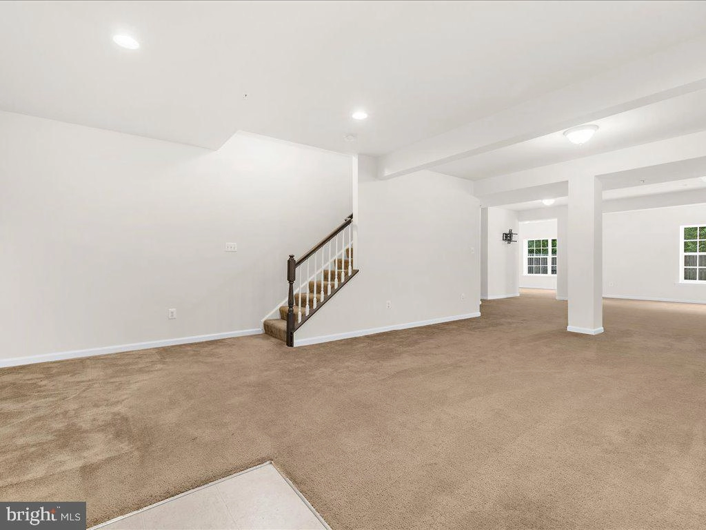 Living - 7942 Meridian Dr, Pasadena, MD 21122 photo 11 of 16
