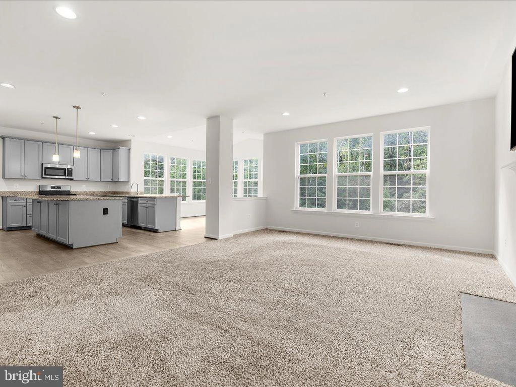 Living - 7942 Meridian Dr, Pasadena, MD 21122 photo 6 of 16
