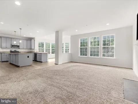 Living - 7942 Meridian Dr, Pasadena, MD 21122 photo 6 of 16