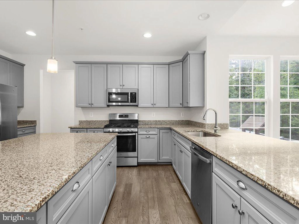 Kitchen - 7942 Meridian Dr, Pasadena, MD 21122 photo 2 of 8