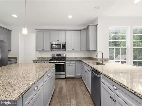 Kitchen - 7942 Meridian Dr, Pasadena, MD 21122 photo 2 of 8