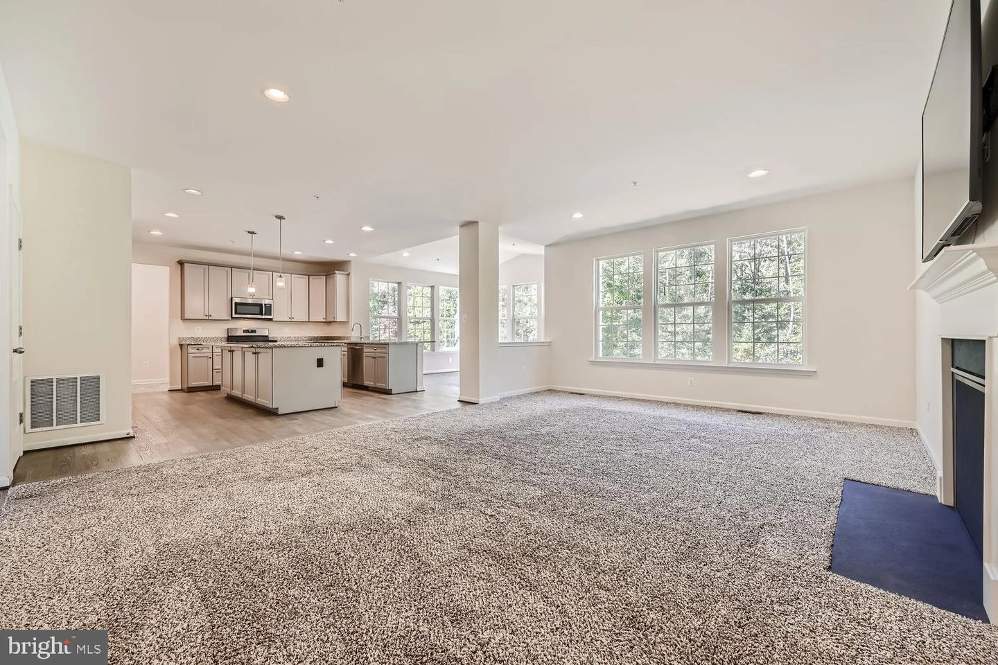 Living - 7942 Meridian Dr, Pasadena, MD 21122 photo 8 of 16