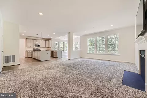 Living - 7942 Meridian Dr, Pasadena, MD 21122 photo 8 of 16
