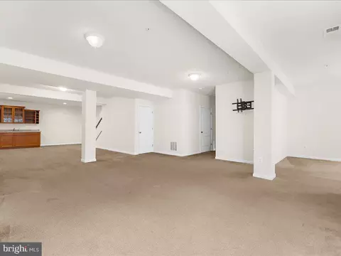 Living - 7942 Meridian Dr, Pasadena, MD 21122 photo 14 of 16