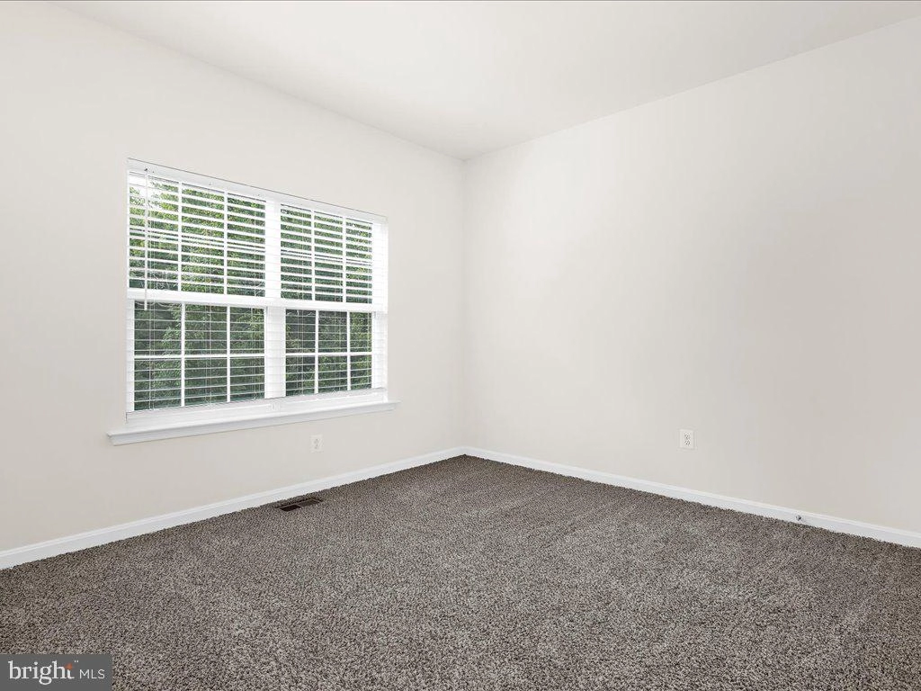 Bedroom - 7942 Meridian Dr, Pasadena, MD 21122 photo 4 of 8