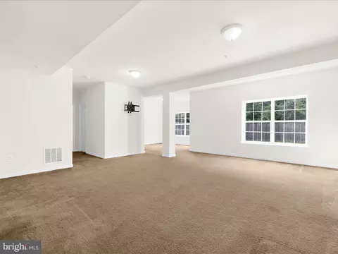 Living - 7942 Meridian Dr, Pasadena, MD 21122 photo 12 of 16