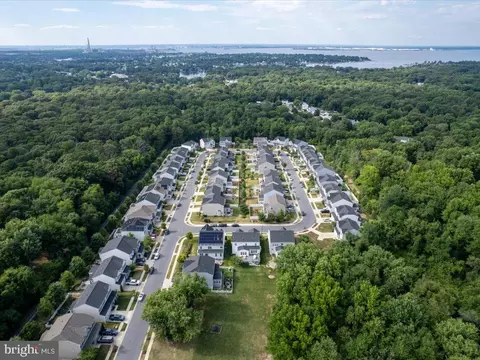 View/Area - 7942 Meridian Dr, Pasadena, MD 21122 photo 8 of 13