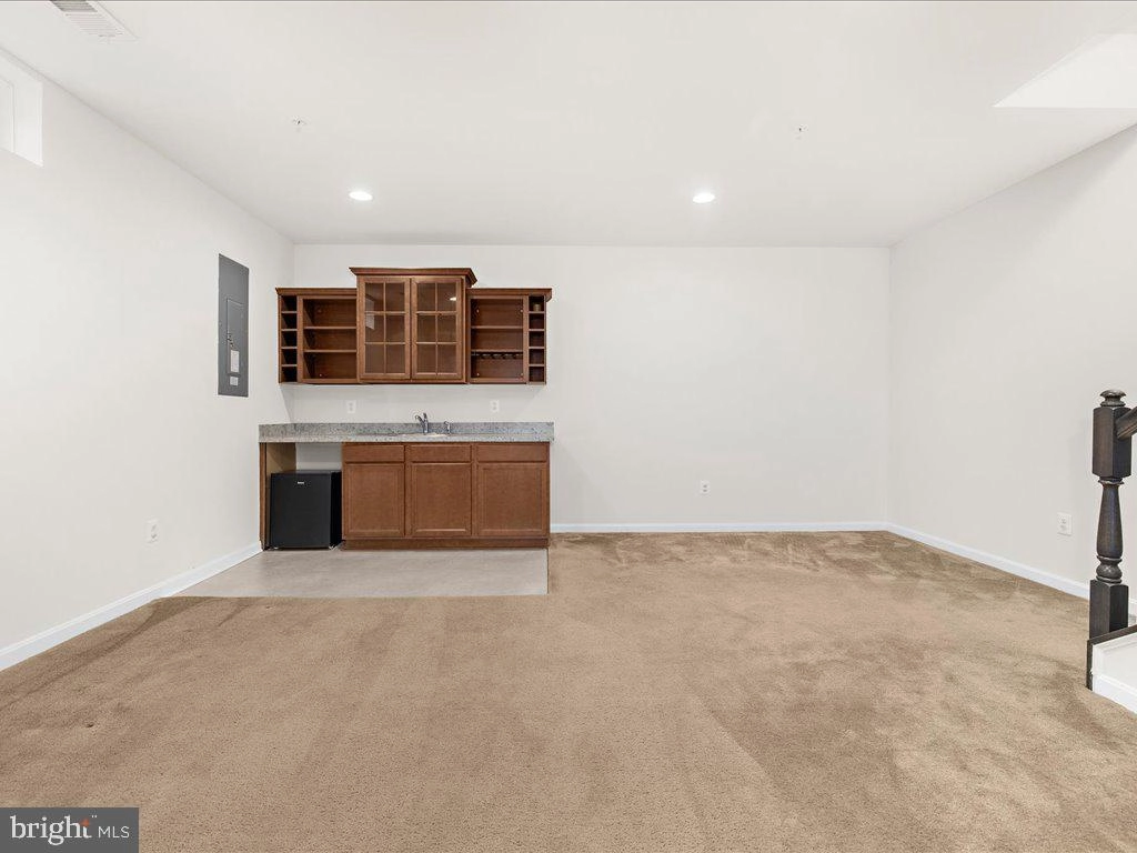 Living - 7942 Meridian Dr, Pasadena, MD 21122 photo 10 of 16