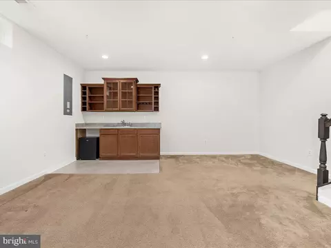 Living - 7942 Meridian Dr, Pasadena, MD 21122 photo 10 of 16