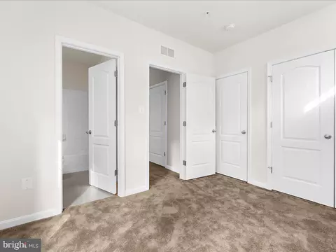 Bedroom - 7942 Meridian Dr, Pasadena, MD 21122 photo 2 of 8