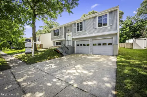 2943 E Almondbury Dr, Pasadena, MD 21122