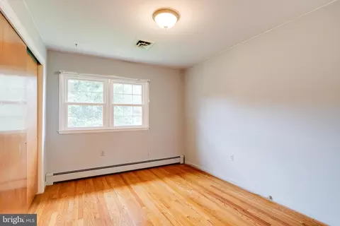 Bedroom - 1190 Winer Rd, Odenton, MD 21113 photo 5 of 17