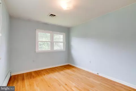 Bedroom - 1190 Winer Rd, Odenton, MD 21113 photo 7 of 17