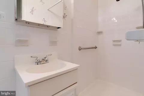 Bath - 1190 Winer Rd, Odenton, MD 21113 photo 2 of 7