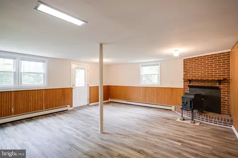 Living - 1190 Winer Rd, Odenton, MD 21113 photo 11 of 15