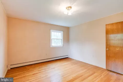 Bedroom - 1190 Winer Rd, Odenton, MD 21113 photo 16 of 17