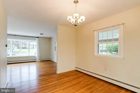 Living - 1190 Winer Rd, Odenton, MD 21113 photo 12 of 15