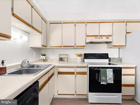 8034 Abbey Ct #J, Pasadena, MD 21122 photo 19