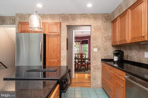 56 Seaborne Dr, Pasadena, MD 21122 photo 19