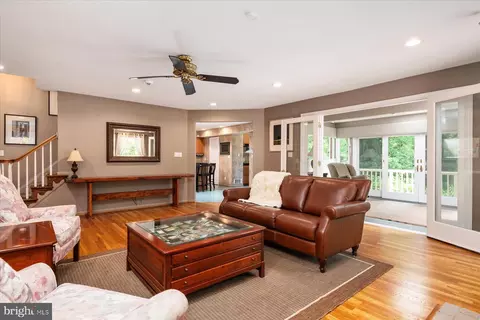 56 Seaborne Dr, Pasadena, MD 21122 photo 13