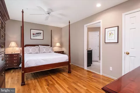 56 Seaborne Dr, Pasadena, MD 21122 photo 22