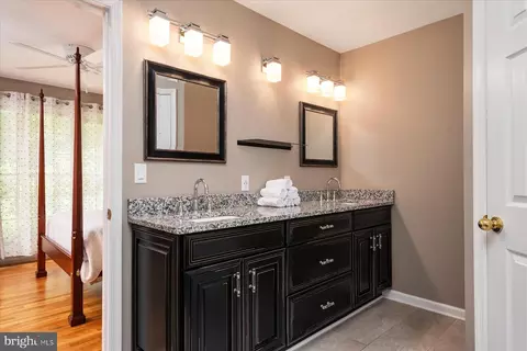 56 Seaborne Dr, Pasadena, MD 21122 photo 24