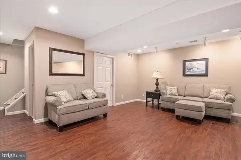 56 Seaborne Dr, Pasadena, MD 21122 photo 34