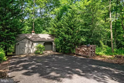 56 Seaborne Dr, Pasadena, MD 21122 photo 56