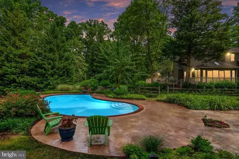 56 Seaborne Dr, Pasadena, MD 21122 photo 41