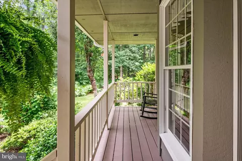 56 Seaborne Dr, Pasadena, MD 21122 photo 8