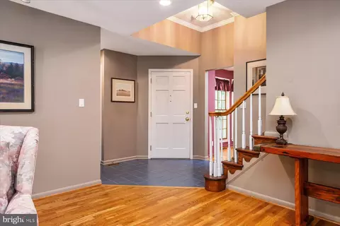 56 Seaborne Dr, Pasadena, MD 21122 photo 10