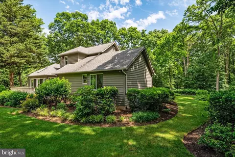 56 Seaborne Dr, Pasadena, MD 21122 photo 48