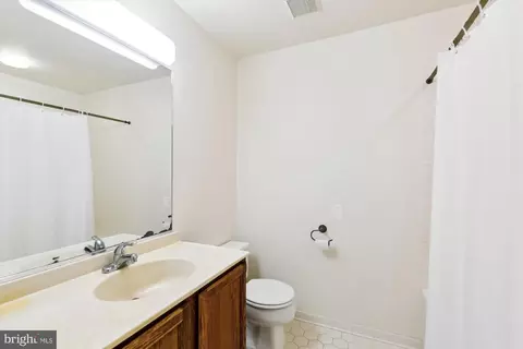 Bath - 1513 Ritchie Ln, Annapolis, MD 21401 photo 1 of 2